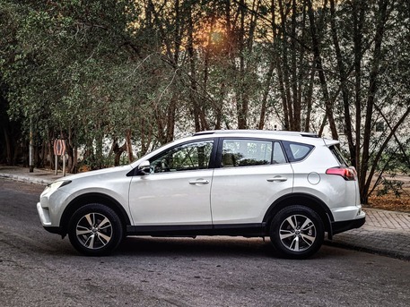Manama, Vehicles, Cars & Trucks , BHD 7000,  Toyota RAV4,  2018,  Automatic,  127000 KM,  1