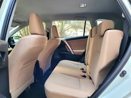 Manama, Vehicles, Cars & Trucks , BHD 7000,  Toyota RAV4,  2018,  Automatic,  127000 KM,  1