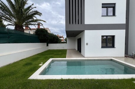 Zagreb, Real Estate For Sale, EUR 430000,  2 BR,  Luxury Apartment With Private Pool And Garden Next To Cape Kamenjak