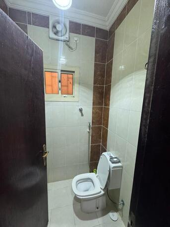 Yanbu, Rooms Available, Furnished,  A Bed Space Is For Rent With Complete Furniture With Common Kitchen And Dining Hall