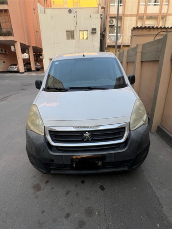 Manama, Vehicles, Cars & Trucks , BHD 1000,  Peugeot Partner,  2016,  Manual,  229000 KM,   For Sale
