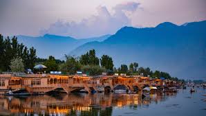 New Delhi, Travel, Srinagar Delights Tour ?4 Nights PACKAGE CATEGORY :?Family, Group DESTINATIONS COVERED :?4