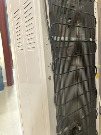 Manama, Household Items, BHD 15,  Water Dispenser With 1 Empty Water Bottle