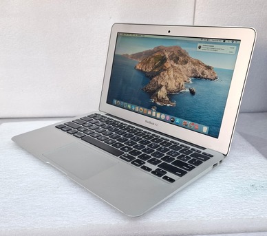 Manama, Electronics, BHD 55,  MacBook Air Core I5 11" HD LED Screen 4GB RAM + 128GB SSD Good Working Ready Only 55/-BD