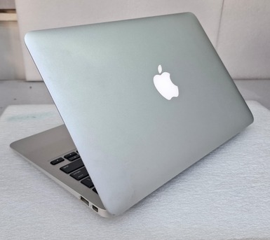 Manama, Electronics, BHD 55,  MacBook Air Core I5 11" HD LED Screen 4GB RAM + 128GB SSD Good Working Ready Only 55/-BD