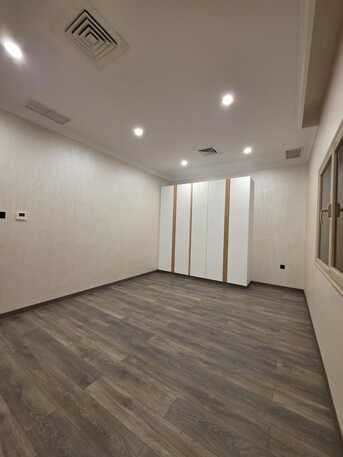 Kuwait City, Apartments/Houses, KWD 950/month,  4 BR,  For Rent: Upscale Second-floor Apartment In Al-Siddiq, 4 Rooms