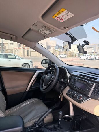 Riyadh, Vehicles, Cars & Trucks , SAR 45000,  Toyota RAV4,  2015,  Automatic,  170000 KM,
