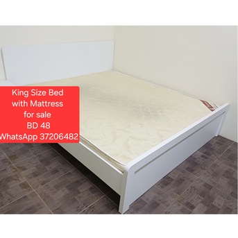 Manama, Furniture, BHD 48,  ✅️King Size Bed With Mattress For Sale In Good Condition With Delivery