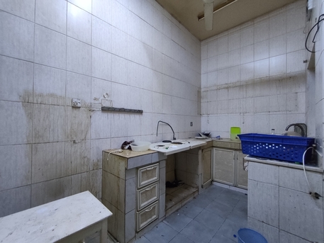 Jidhafs, Apartments/Houses, BHD 120/year,  2 BR,  Jidhafs:- 2Bhk Unfurnished Flat On Rent..