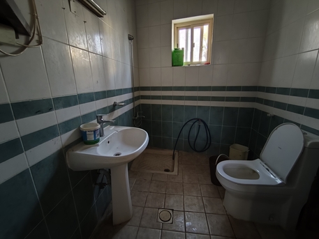 Jidhafs, Apartments/Houses, BHD 120/year,  2 BR,  Jidhafs:- 2Bhk Unfurnished Flat On Rent..