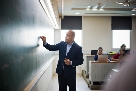 Mumbai, Education, B Des (Bachelor Of Design) Course Details, Specializations & Career Opportunities