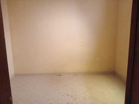 Manama, Offices, BHD 135,  2 Rooms  Commercial Flat With Lift