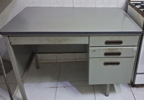 Jeddah, Household Items, SAR 20,  EMERGENCY EXIT SALE - LAST DAY SALE - BED + CYLINDER + TABLE - LOWEST PRICE