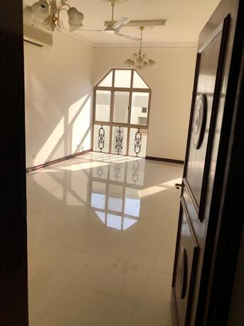 Hoora, Apartments, Flats, Houses & Villas, BHD 180/month,  2 BR,  1234 Sq. Meter,  Flat For Rent Without EVA