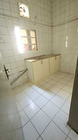 Salmaniya, Apartments/Houses, BHD 130/month,  2 BR,  2 Bedroom Unfurnished Flat For Rent Without Ewa