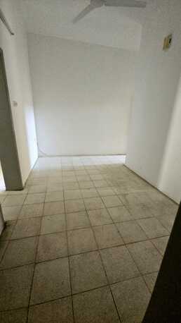 Salmaniya, Apartments/Houses, BHD 130/month,  2 BR,  2 Bedroom Unfurnished Flat For Rent Without Ewa