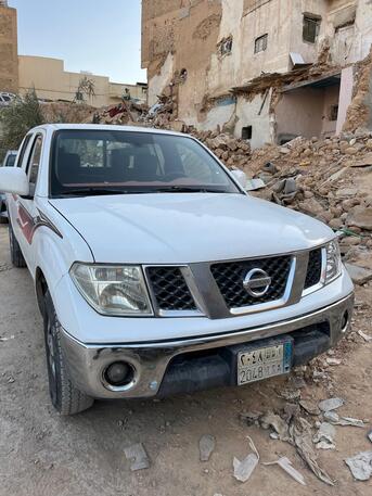Riyadh, Vehicles, Cars & Trucks , Nissan Navara,  2010,  Manual,  477857 KM,   Spical Edition
