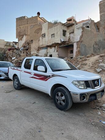 Riyadh, Vehicles, Cars & Trucks , Nissan Navara,  2010,  Manual,  477857 KM,   Spical Edition