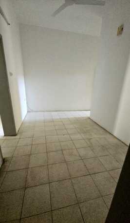 Salmaniya, Apartments/Houses, BHD 130/month,  2 BR,  2 Bedroom Unfurnished Flat For Rent Without Ewa
