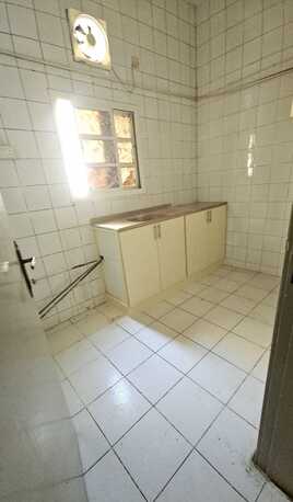 Salmaniya, Apartments/Houses, BHD 130/month,  2 BR,  2 Bedroom Unfurnished Flat For Rent Without Ewa