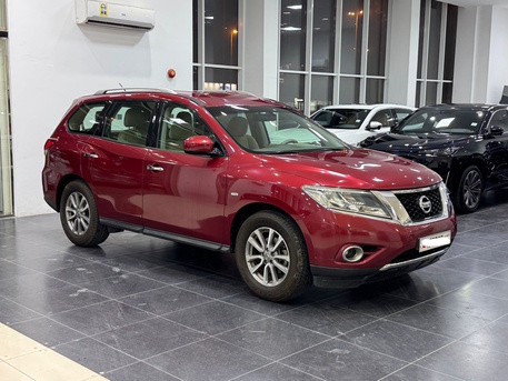 Manama, Vehicles, Cars & Trucks , BHD 2900,  Nissan Pathfinder,  2015,  Automatic,  160800 KM,    (Red)