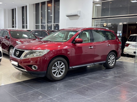 Manama, Vehicles, Cars & Trucks , BHD 2900,  Nissan Pathfinder,  2015,  Automatic,  160800 KM,    (Red)
