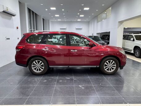 Manama, Vehicles, Cars & Trucks , BHD 2900,  Nissan Pathfinder,  2015,  Automatic,  160800 KM,    (Red)