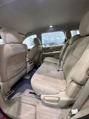 Manama, Vehicles, Cars & Trucks , BHD 2900,  Nissan Pathfinder,  2015,  Automatic,  160800 KM,    (Red)