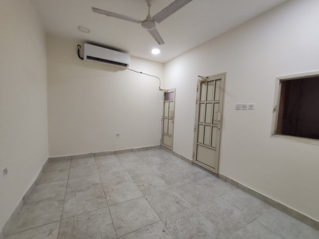 Gudaibiya, Apartments/Houses, BHD 140/year,  1 BR,  Gudaibiya:- Groundfloor Studio Flat On Rent With Ewa..