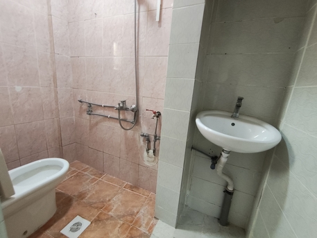 Gudaibiya, Apartments/Houses, BHD 140/year,  1 BR,  Gudaibiya:- Groundfloor Studio Flat On Rent With Ewa..
