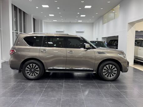Manama, Vehicles, Cars & Trucks , BHD 7950,  Nissan Patrol Platinum,  2014,  Automatic,  220400 KM,    (Brown)