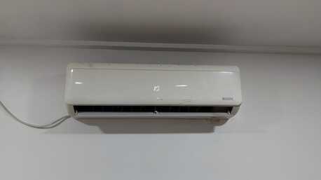 Manama, Air Conditioners, BHD 130,  URGENT SALE !!! Split AC, Bed With Mattress, Small Fridge, Gas With Stove For Sale