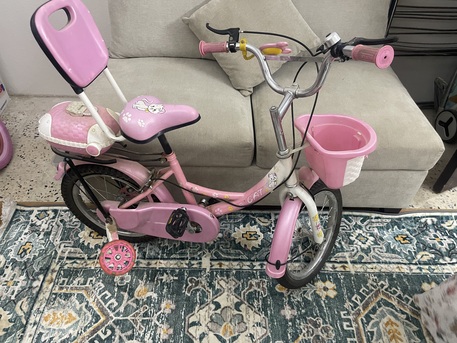 Riyadh, Baby & Kid Stuff, SAR 300,  Baby Cot, Swing, Walker And Cycles