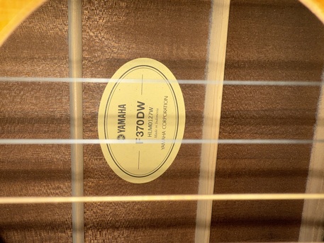 Manama, Musical Instruments, BHD 60,  Yamaha F370 Acoustic Guitar