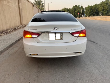 Riyadh, Vehicles, Cars & Trucks , SAR 1,  Hyundai Sonata  2012 For Exchange,  2012,  Automatic,  368000 KM,  Sonata White  Original Engine And Original Gear