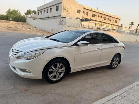 Riyadh, Vehicles, Cars & Trucks , SAR 1,  Hyundai Sonata  2012 For Exchange,  2012,  Automatic,  368000 KM,  Sonata White  Original Engine And Original Gear
