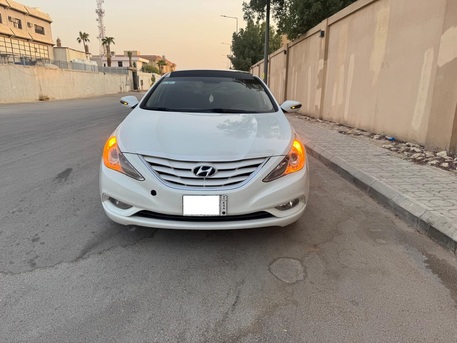 Riyadh, Vehicles, Cars & Trucks , SAR 1,  Hyundai Sonata  2012 For Exchange,  2012,  Automatic,  368000 KM,  Sonata White  Original Engine And Original Gear