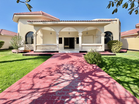 Saar, Villas, BHD 850,  Furnished,  420 Sq. Meter,  Renovated 4BR Villa With Garden In Saar Compound