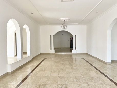 Saar, Villas, BHD 850,  Furnished,  420 Sq. Meter,  Renovated 4BR Villa With Garden In Saar Compound