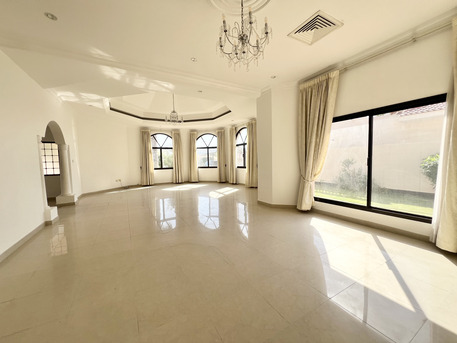 Saar, Villas, BHD 850,  Furnished,  420 Sq. Meter,  Renovated 4BR Villa With Garden In Saar Compound