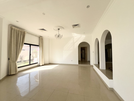 Saar, Villas, BHD 850,  Furnished,  420 Sq. Meter,  Renovated 4BR Villa With Garden In Saar Compound