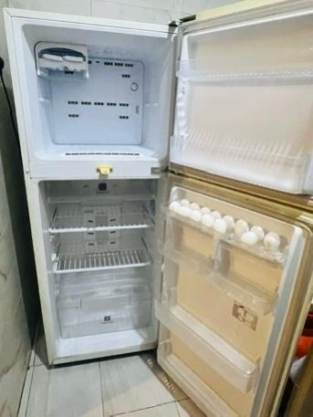 Al Aziziyah, Electronics, SAR 600,  Samsung Refrigerator And 7 Seater Sofa - Urgently Sale