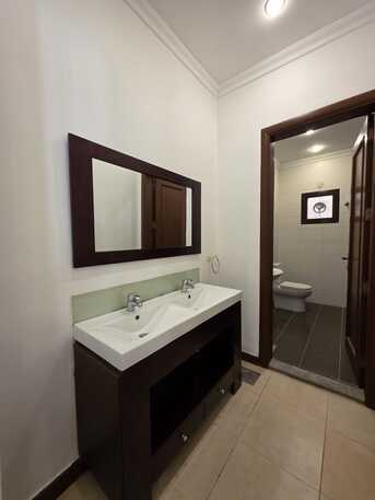 Kuwait City, Apartments/Houses, KWD 800/month,  4 BR,  For Rent: Upscale Apartment In Al-Siddiq.