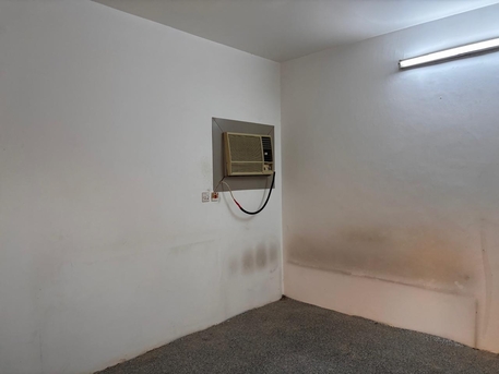 Riyadh, Staff Accomodation, SAR 1000,  Individual Room For Rent In Available Batha Foutha