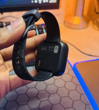 Manama, Electronics, BHD 30,  Garmin Bounce Black Camo Smartwatch  Durable And Suitable For Swimming, Keep Track Of Spor