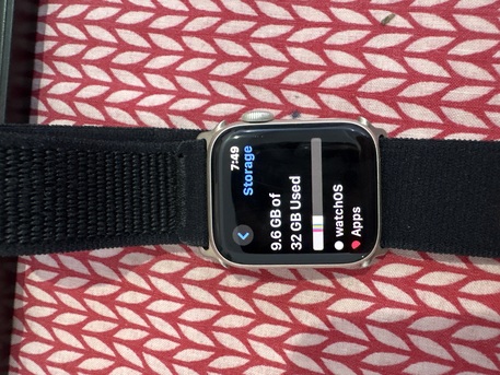 Al Aziziyah, Watches, SAR 800,  Apple Watch SE (2nd Gen)