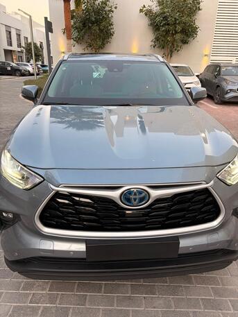 Al Sadafa, Vehicles, Cars & Trucks , SAR 148000,  Toyota Highlander Hybrid,  2024,  Automatic,  19600 KM,     Light Blue- Khobar Urgent Selling