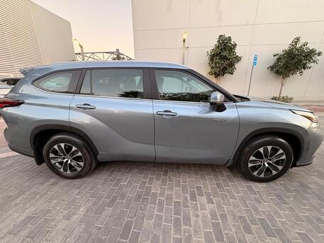Al Sadafa, Vehicles, Cars & Trucks , SAR 148000,  Toyota Highlander Hybrid,  2024,  Automatic,  19600 KM,     Light Blue- Khobar Urgent Selling