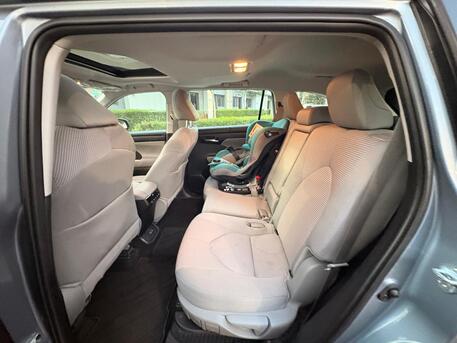 Al Sadafa, Vehicles, Cars & Trucks , SAR 148000,  Toyota Highlander Hybrid,  2024,  Automatic,  19600 KM,     Light Blue- Khobar Urgent Selling
