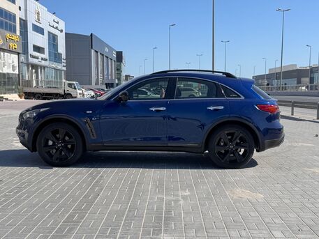 Manama, Vehicles, Cars & Trucks , BHD 3700,  Infiniti QX-70,  2015,  Automatic,  180400 KM,   /  (Blue)